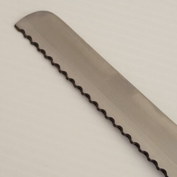 Sant Anooka Wooden cutting board with serrated Bergman Solingen bread knife - Picture 10 of 15